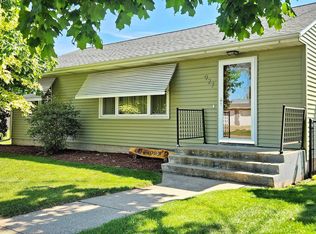 927 1st St SW, Waverly, IA 50677