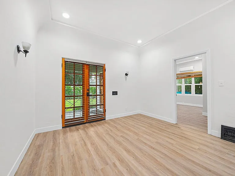 Family room leads to dining room
