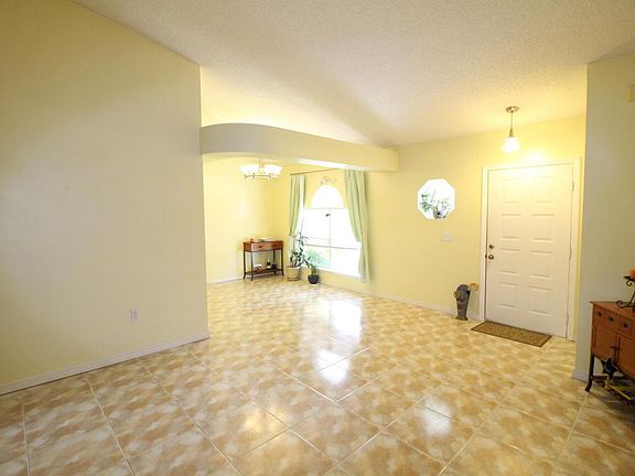 3rd image of 1056 Saint Johns St SE
