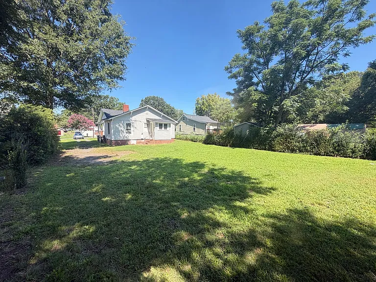 918 Laura Ave — Photo 17