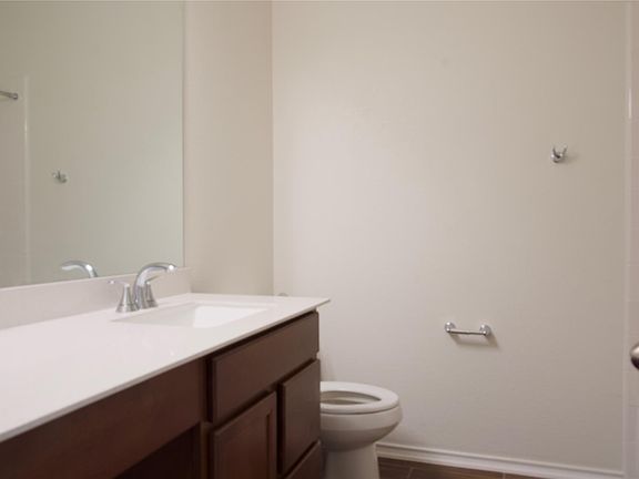 4th image of 4833 Teverola Dr