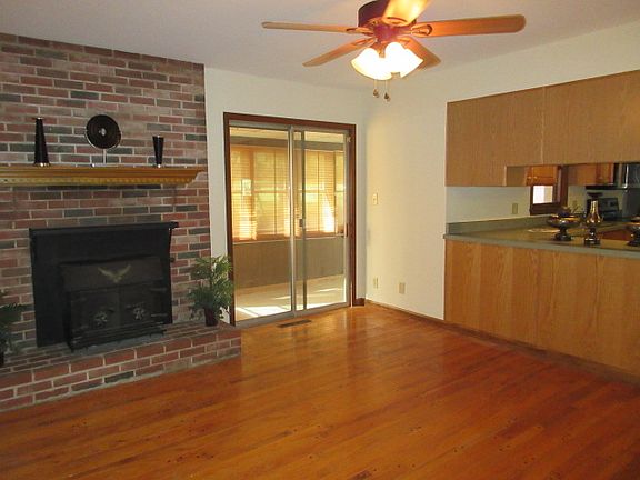 2nd image of 3589 Rolling Hills Ln