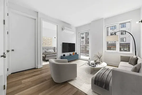 Living room, photo 2