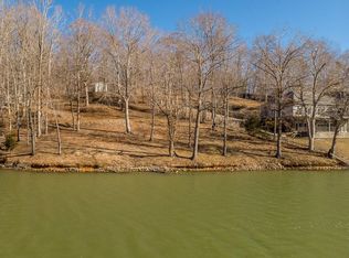 1939 Morris Rd, Goodview, VA 24095