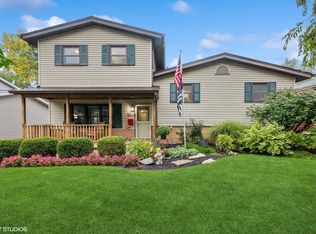 236 W Helen Rd, Palatine, IL 60067