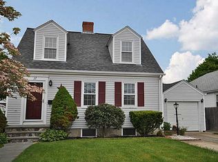 22 Rounds Ave, Riverside, RI 02915
