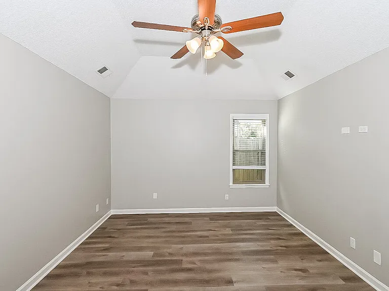 9898 Sequoia Ln — Photo 7