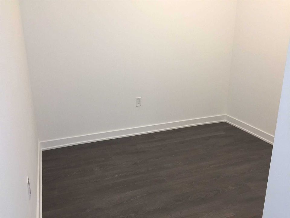 2nd image of 75 Oneida Cres #204