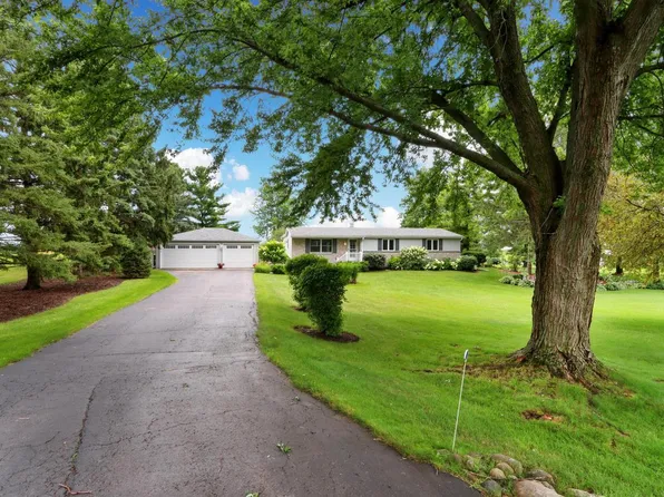 W5861 Brian DRIVE, Elkhorn, WI 53121