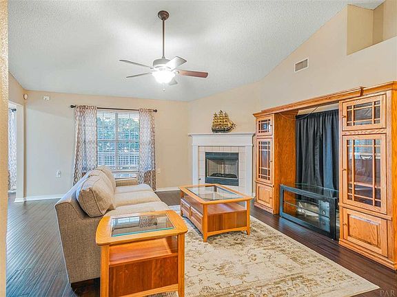 4th image of 9800 Crestmont Cir