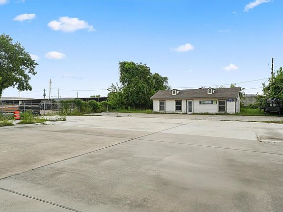 3rd image of 6455 Cunningham Rd