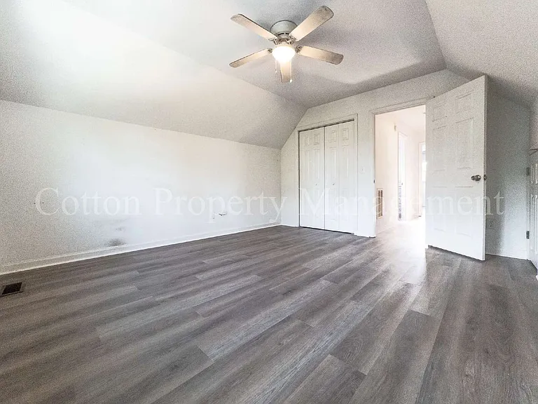 824 Haymarket Ln — Photo 35