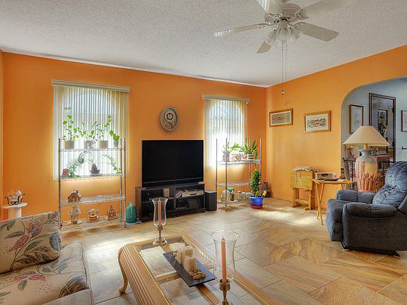 4th image of 420 Sherwood Ave