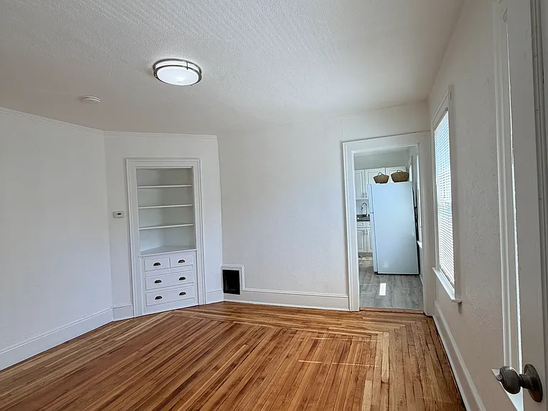 49 Henry St #3 — Photo 10