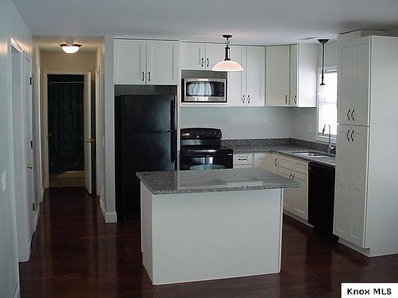 3rd image of 360 Highland Hills Dr