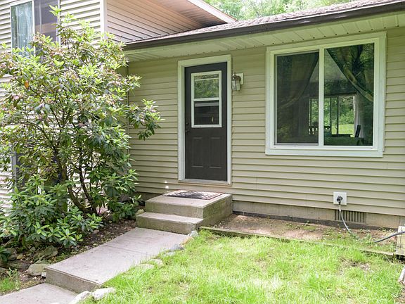 3rd image of 1525 Huntington Ave