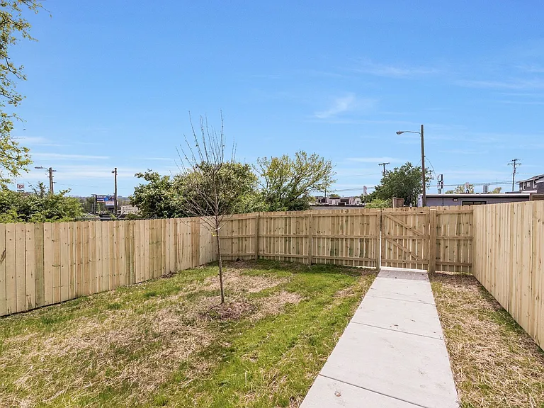 3203A Resha Ln — Photo 50