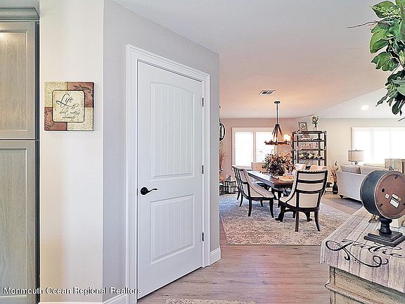 2nd image of 54 Trent Dr
