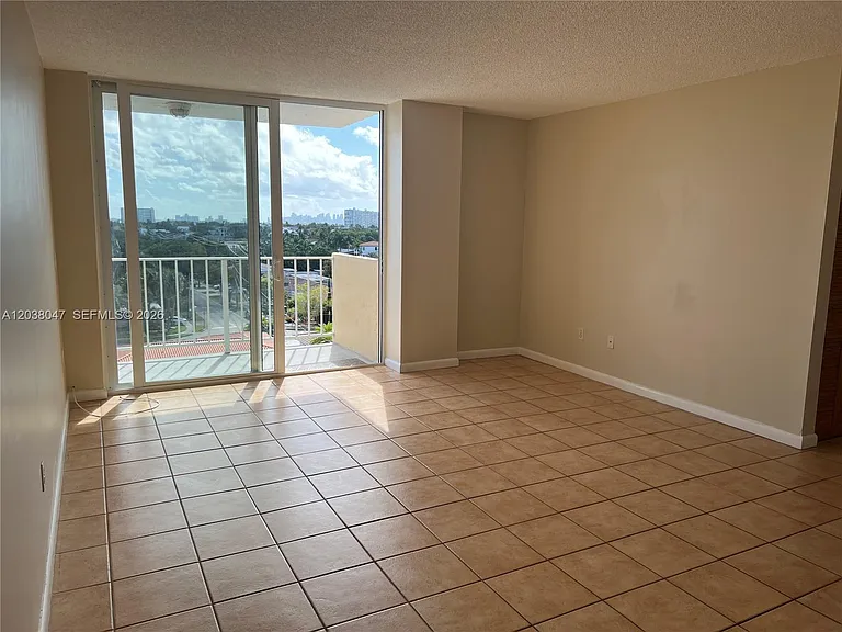 2350 NE 135th St #704 — Photo 9