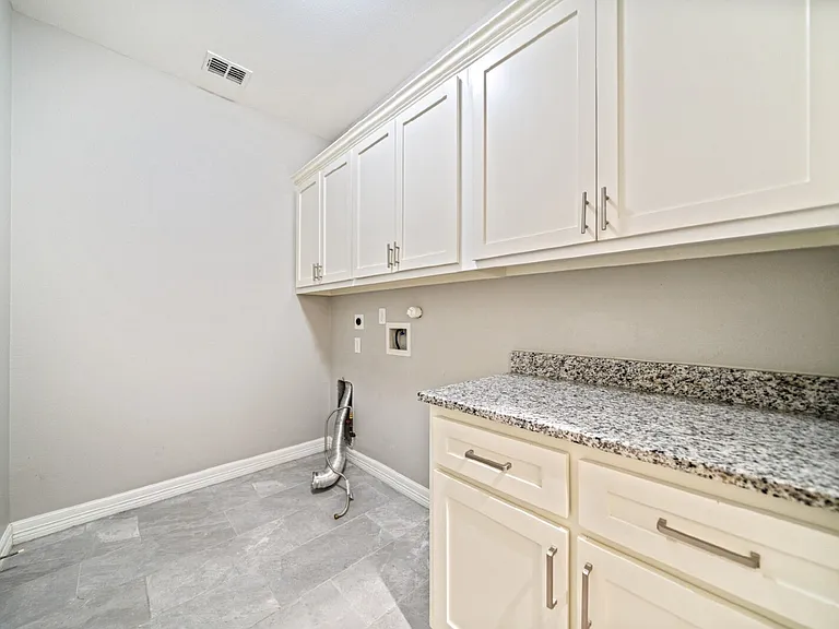 3922 Pennine Way — Photo 21