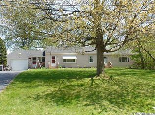 10 Yolanda Dr, Rochester, NY 14624