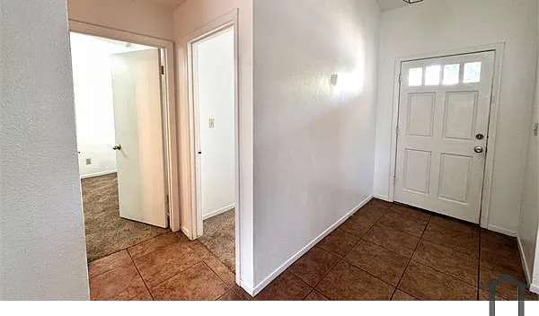 2101 E Pinedale Ave — Photo 2