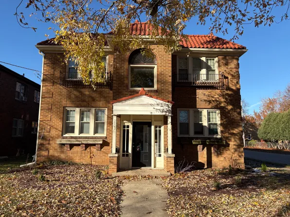 2222 Hancock St APT 2S, Rockford, IL 61103