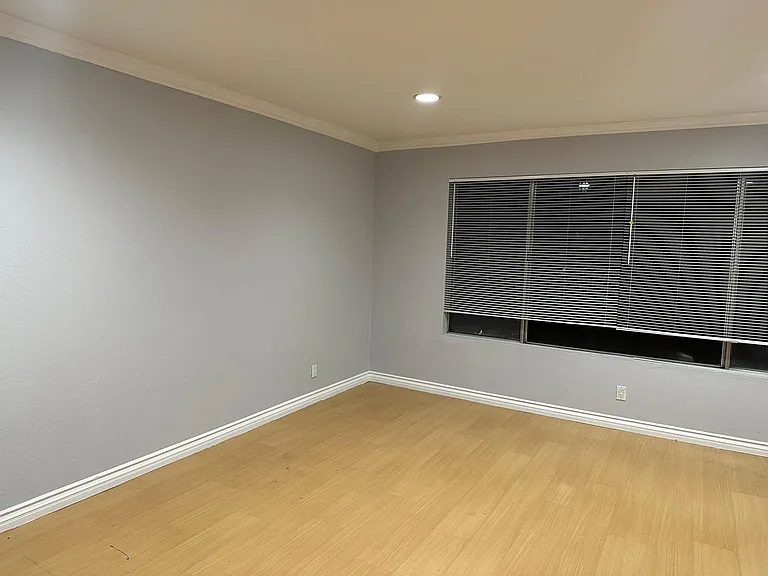 6955 Baird Ave #4 — Photo 2