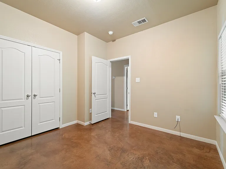 310 S Davis St #B — Photo 13