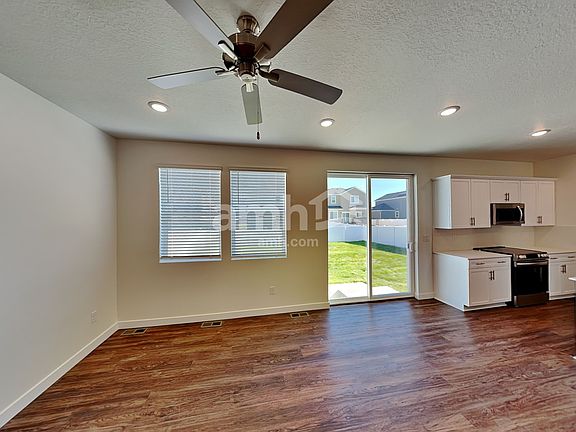 4th image of 3532 N Caitlyn St