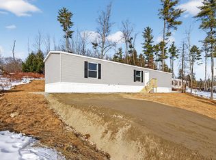 6 New England Ave, Oakland, ME 04967