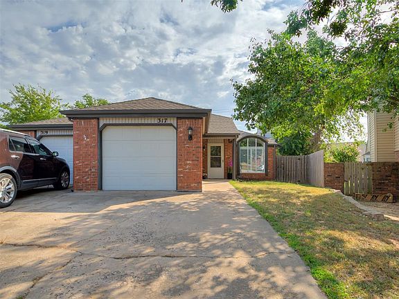 3rd image of 317 Colony Dr