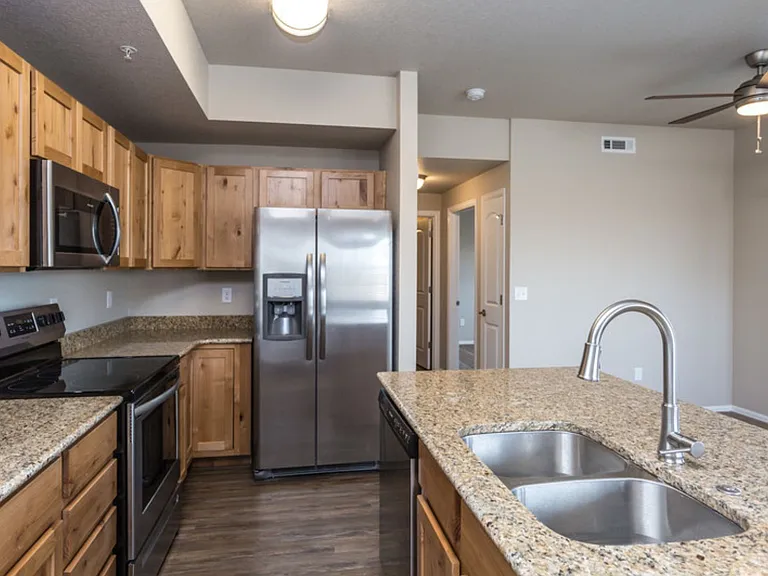 Pelican Bluff Apartments — Photo 13