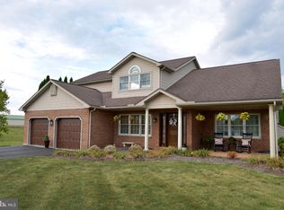 1596 Colonial Cir, Lebanon, PA 17046