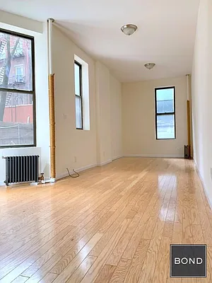 Rented by Bond New York | media 5