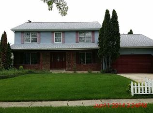 1231 Prairie Dr, Algonquin, IL 60102
