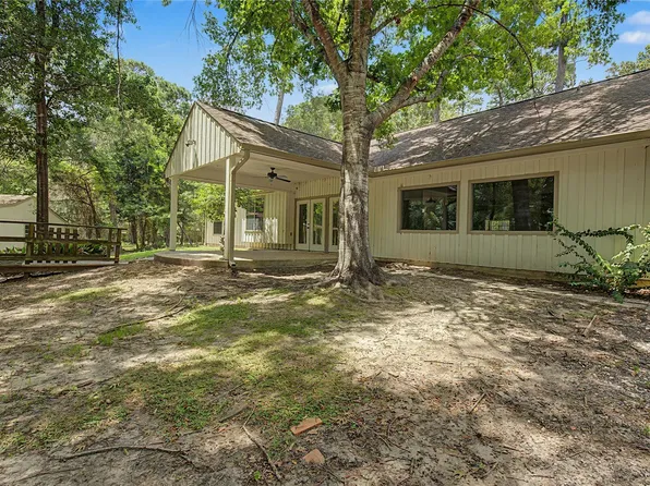 83 Dahlia Rd, Huntsville, TX 77320