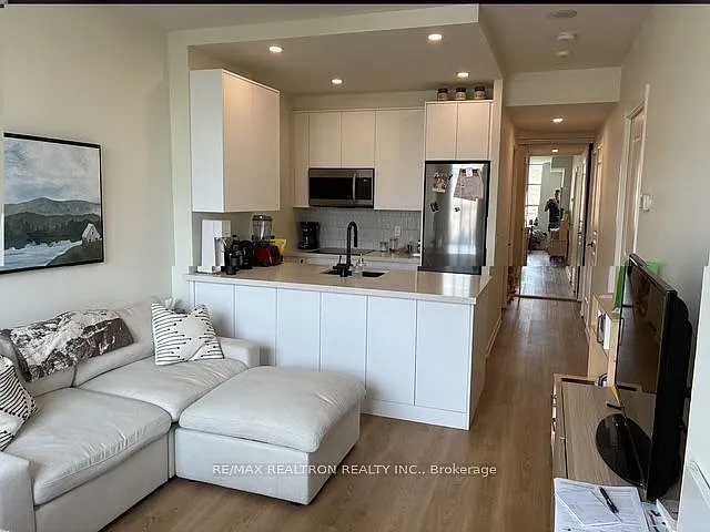 438 Richmond St W #401 — Photo 5