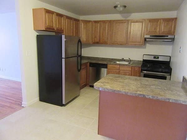 2nd image of 10202 Queens Blvd