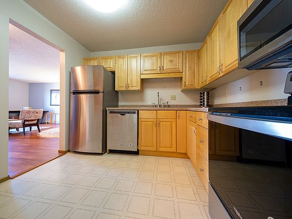 3rd image of 78 10th St E Unit 2505-1