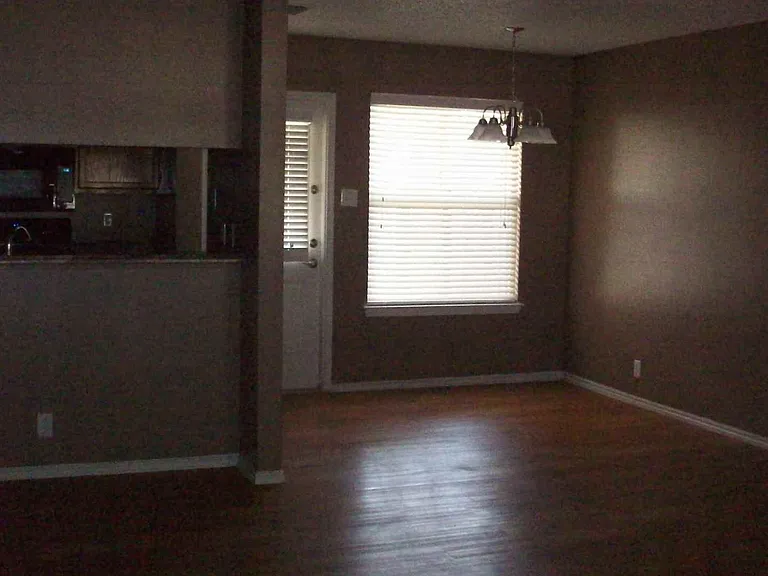 Country View Apartments — Photo 22