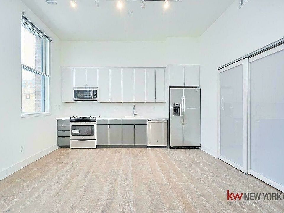1st image of 271 W 125th St Ste 304