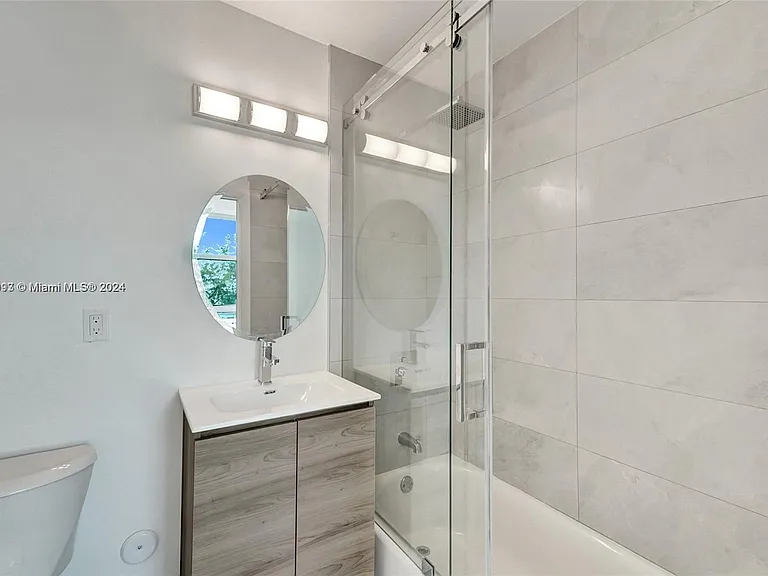 7645 Carlyle Ave #2 — Photo 20