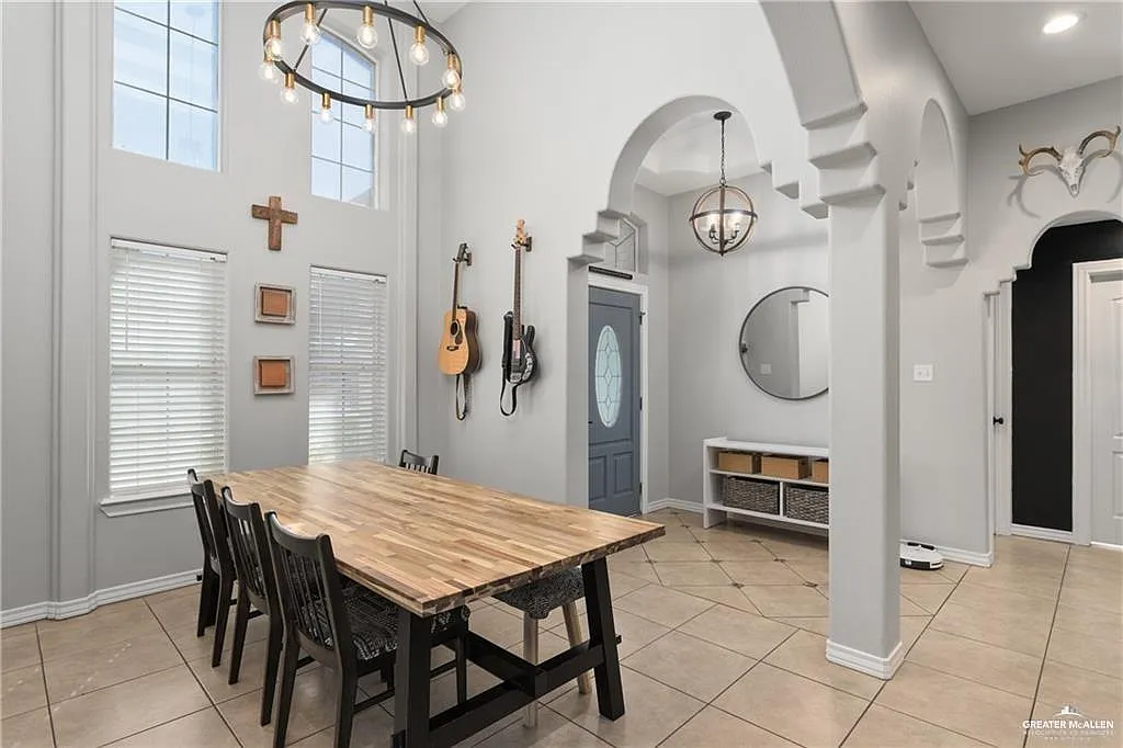 3 bed, 2.0 bath, 1535 sqft, $1,900 — Photo 4