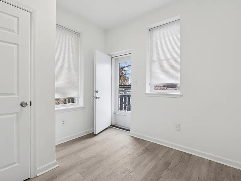 2603 N Hollywood St — Photo 3