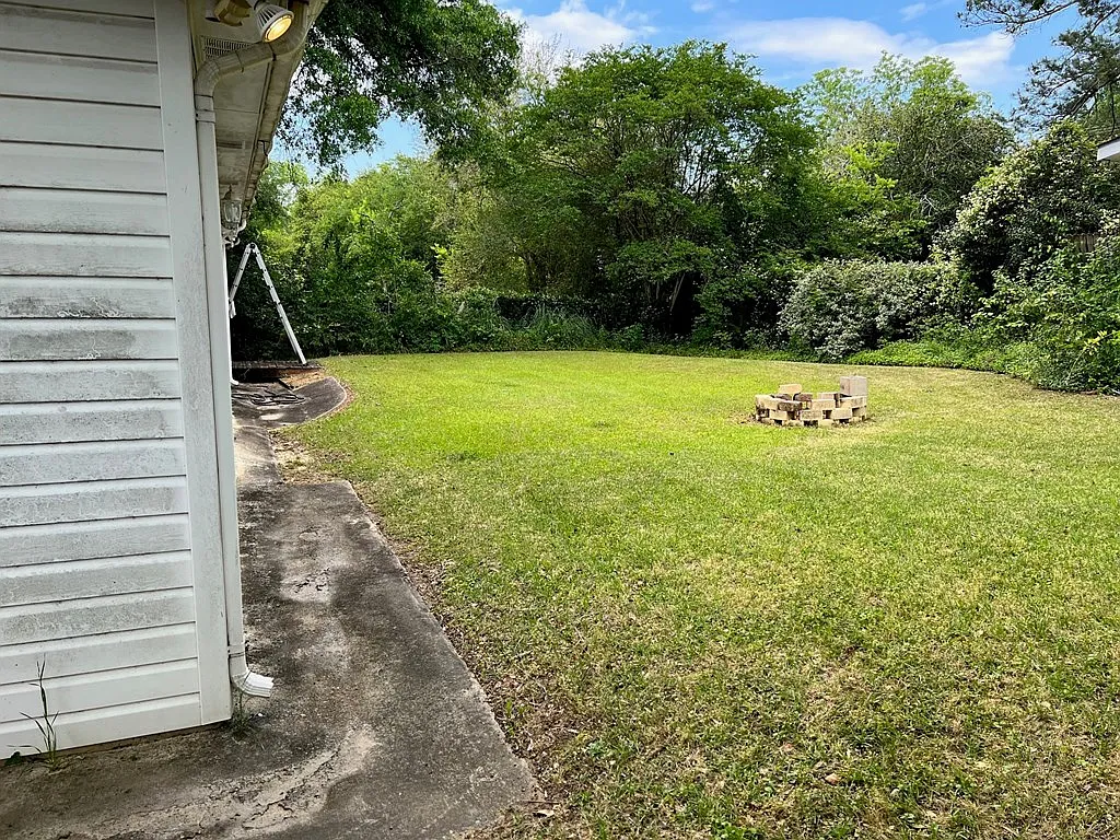 3 bed, 2.5 bath, 1684 sqft, $135,000 — Photo 4