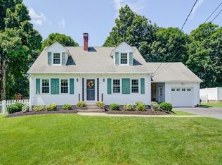 14 Taft Rd, Shrewsbury, MA 01545