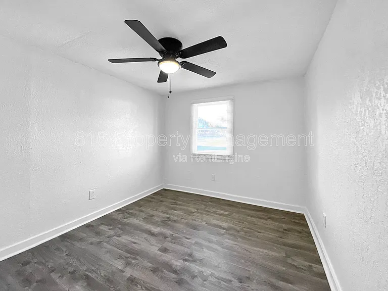 4802 Locust Ave — Photo 5