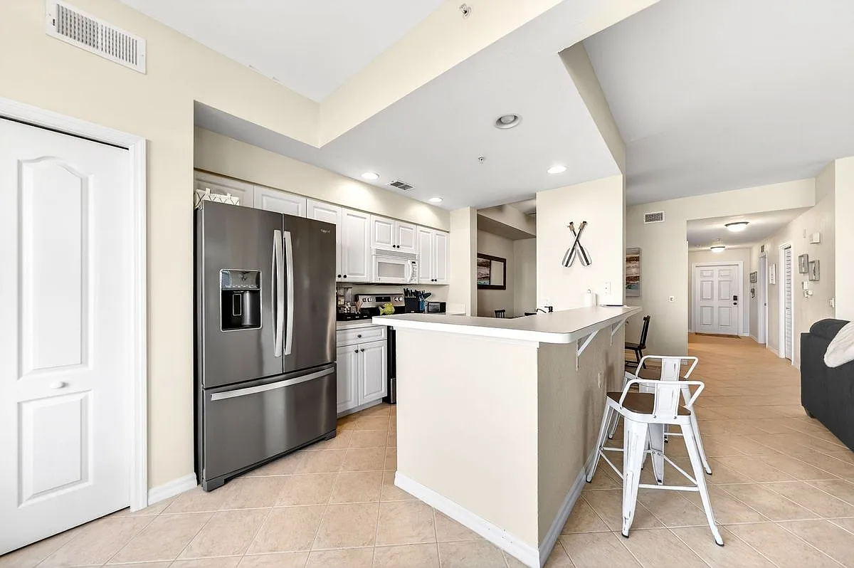 2 bed, 2.0 bath, 1400 sqft, $2,600 — Photo 3