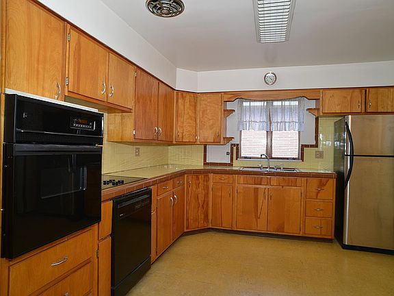5th image of 1024 Knollwood Rd